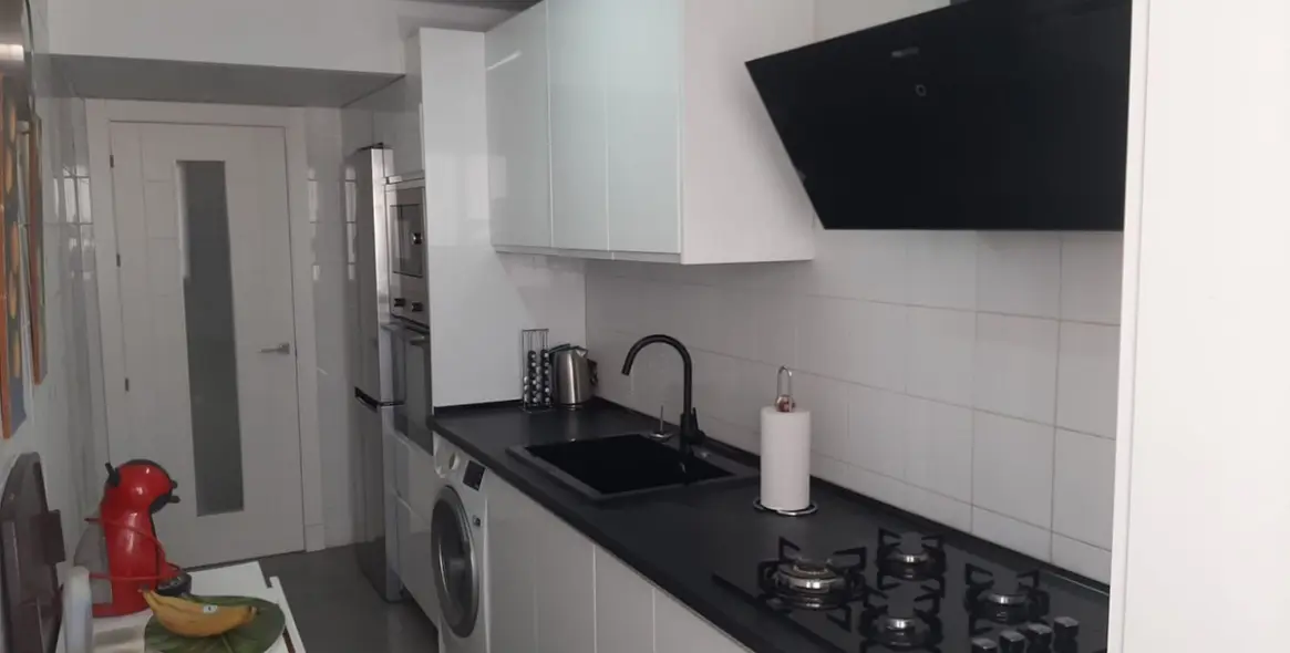 Продажа апартаментов на среднем этаже в Estepona 15