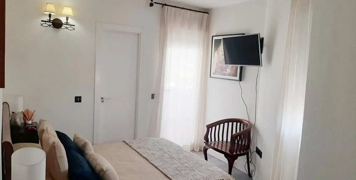 Продажа апартаментов на среднем этаже в Estepona 19