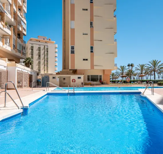 Продажа апартаментов на среднем этаже в Marbella