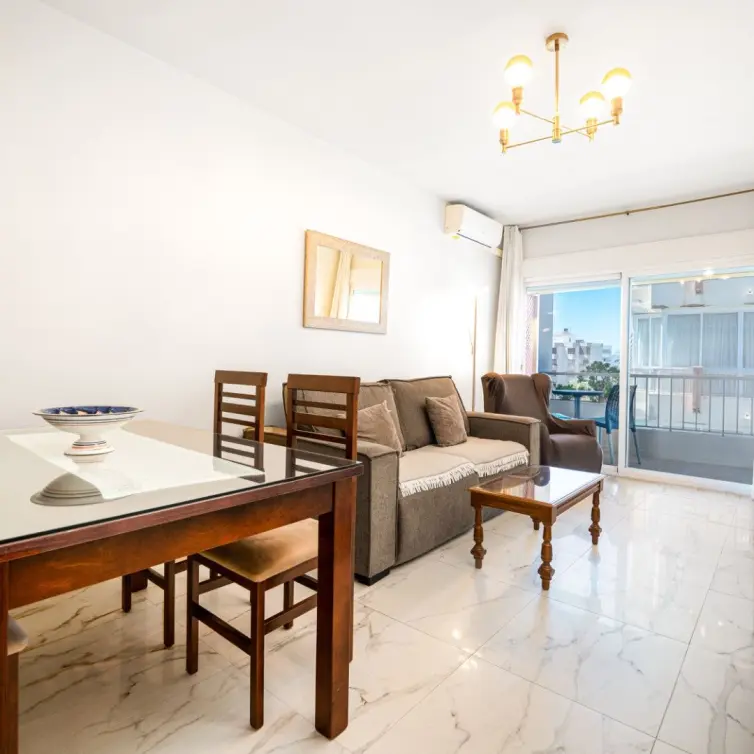 Sale of middle floor apartment in Marbella