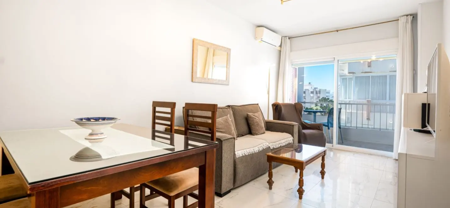 Sale of middle floor apartment in Marbella 1