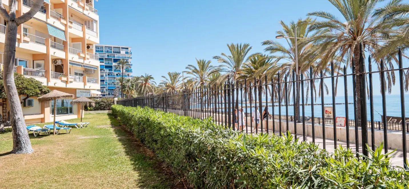 Sale of middle floor apartment in Marbella 2
