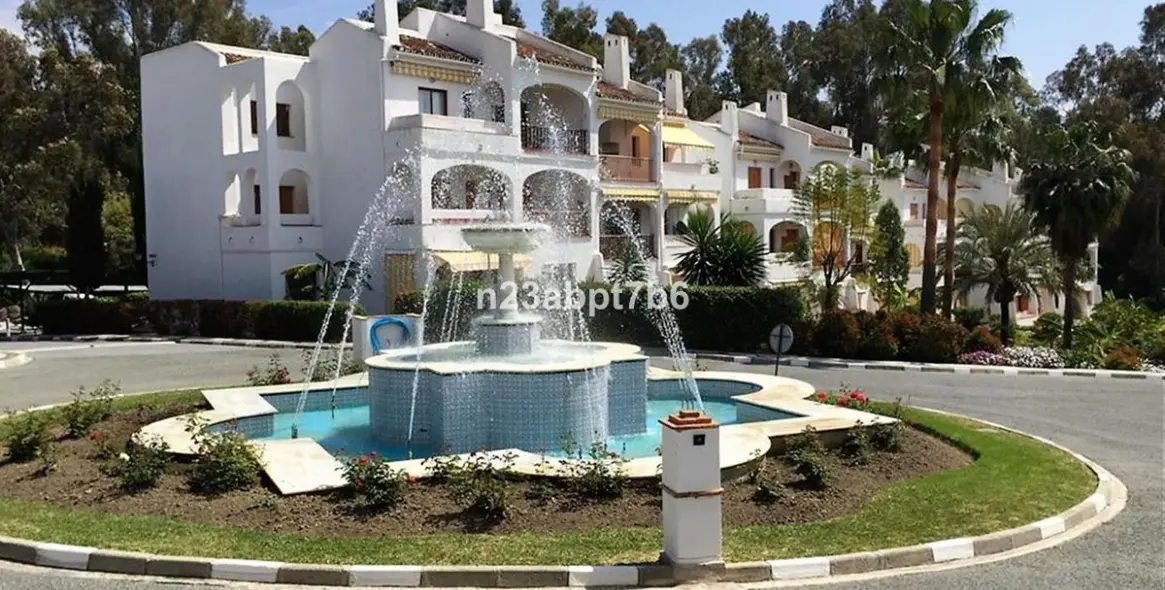 Продажа апартаментов на первом этаже в Nueva Andalucía 1