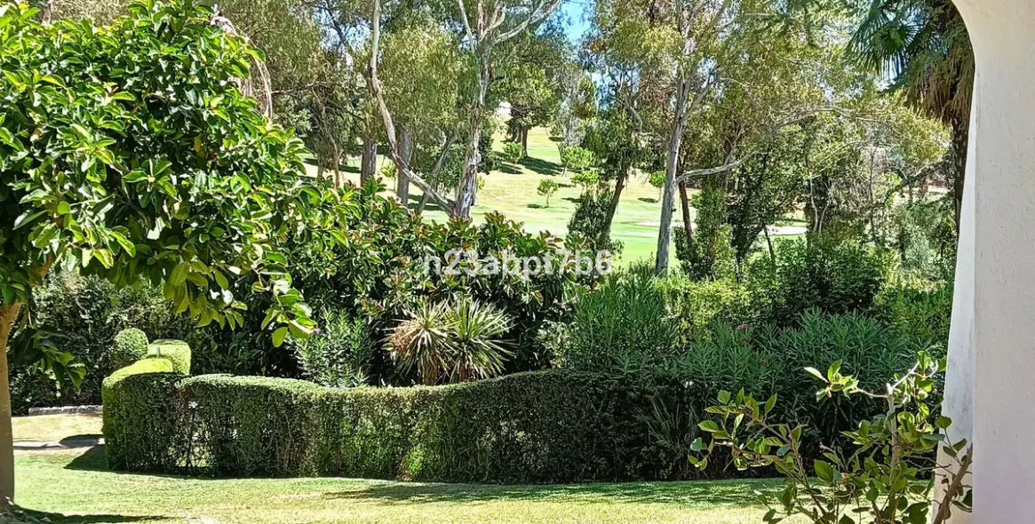 Продажа апартаментов на первом этаже в Nueva Andalucía 9