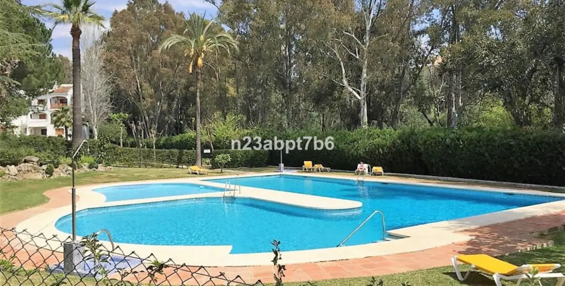 Продажа апартаментов на первом этаже в Nueva Andalucía 18