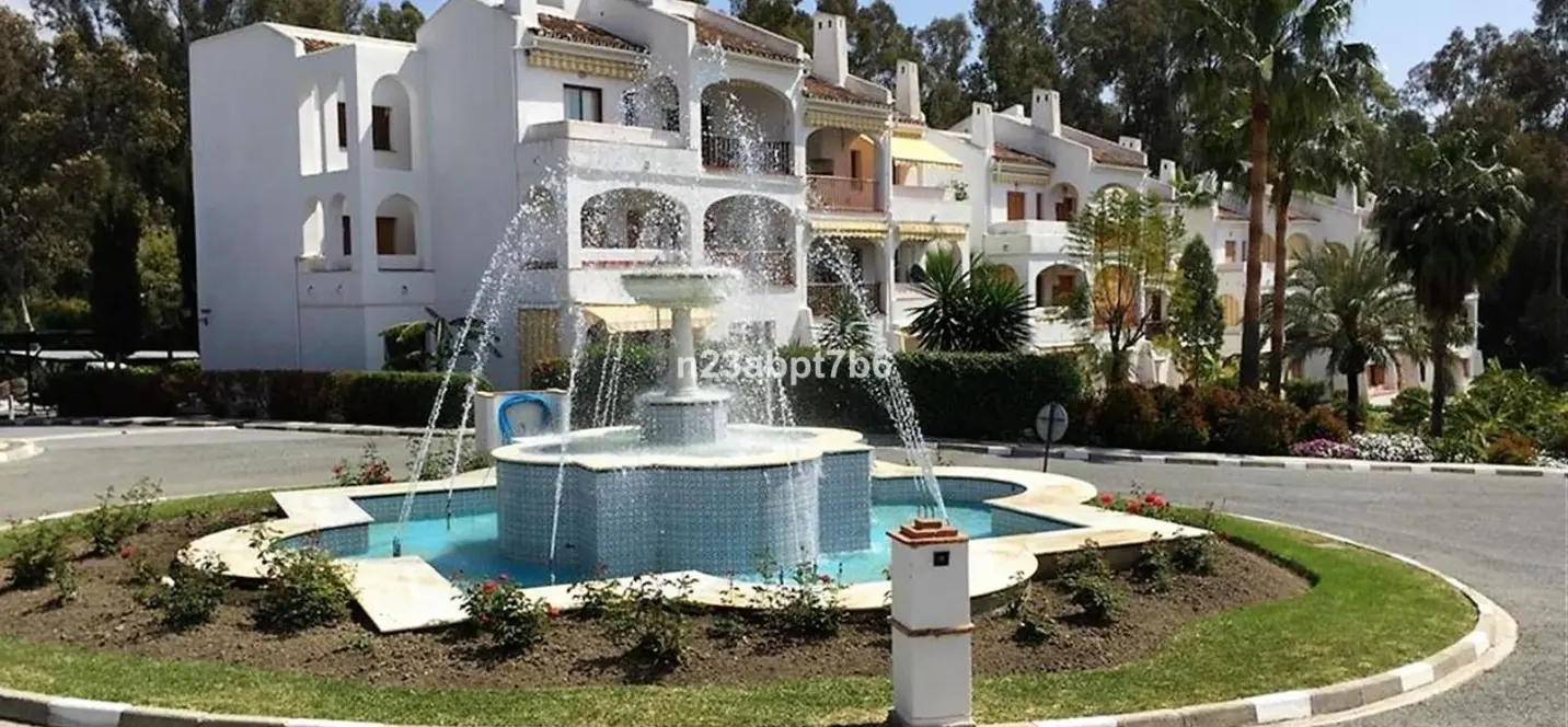 Продажа апартаментов на первом этаже в Nueva Andalucía 0
