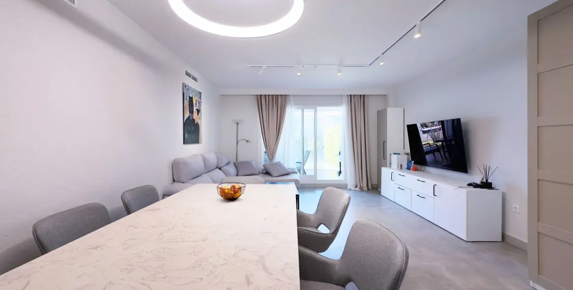 Sale of ground floor apartment in El Paraiso 2