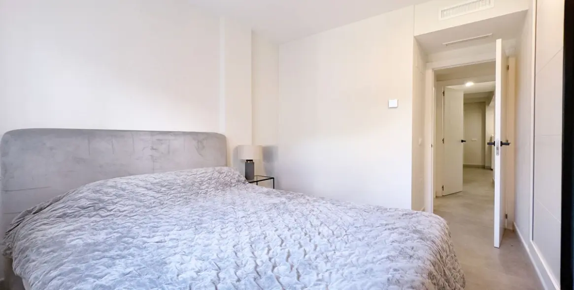 Sale of ground floor apartment in El Paraiso 13