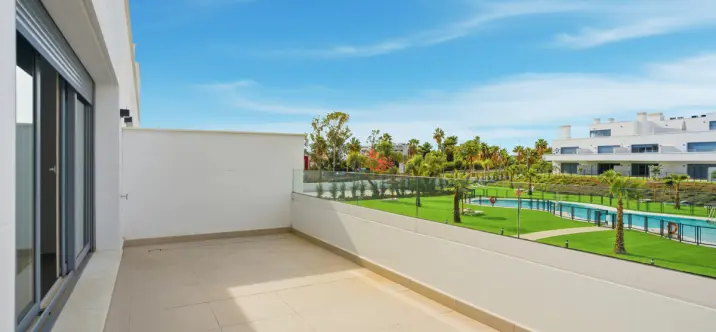 Middle floor apartment R5216872 1