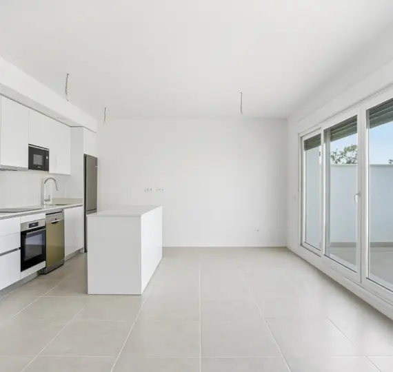 Middle floor apartment R5216872