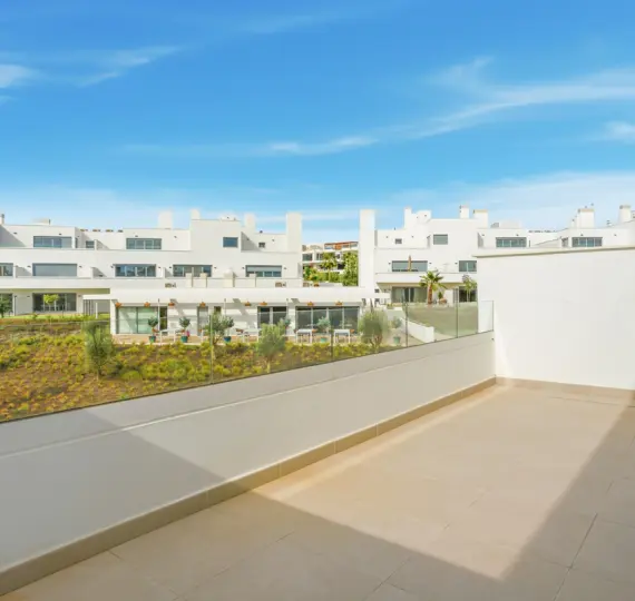 Middle floor apartment R5216872