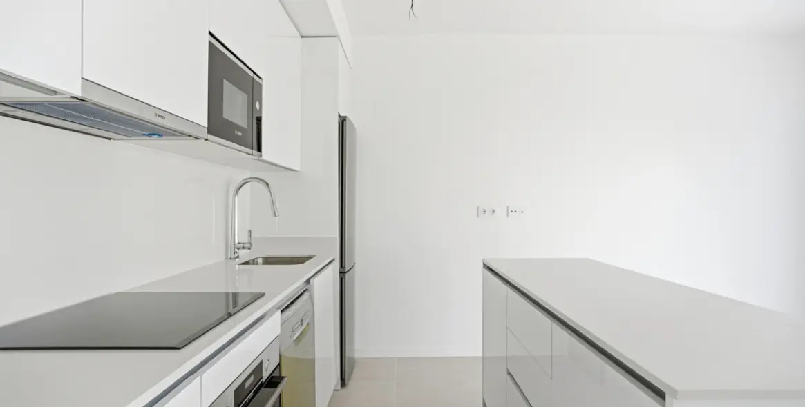 Sale of middle floor apartment in Estepona (district Estepona) 5