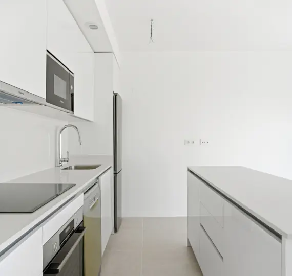 Middle floor apartment R5216872