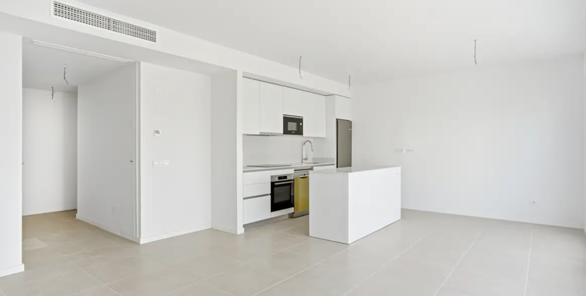 Sale of middle floor apartment in Estepona (district Estepona) 9