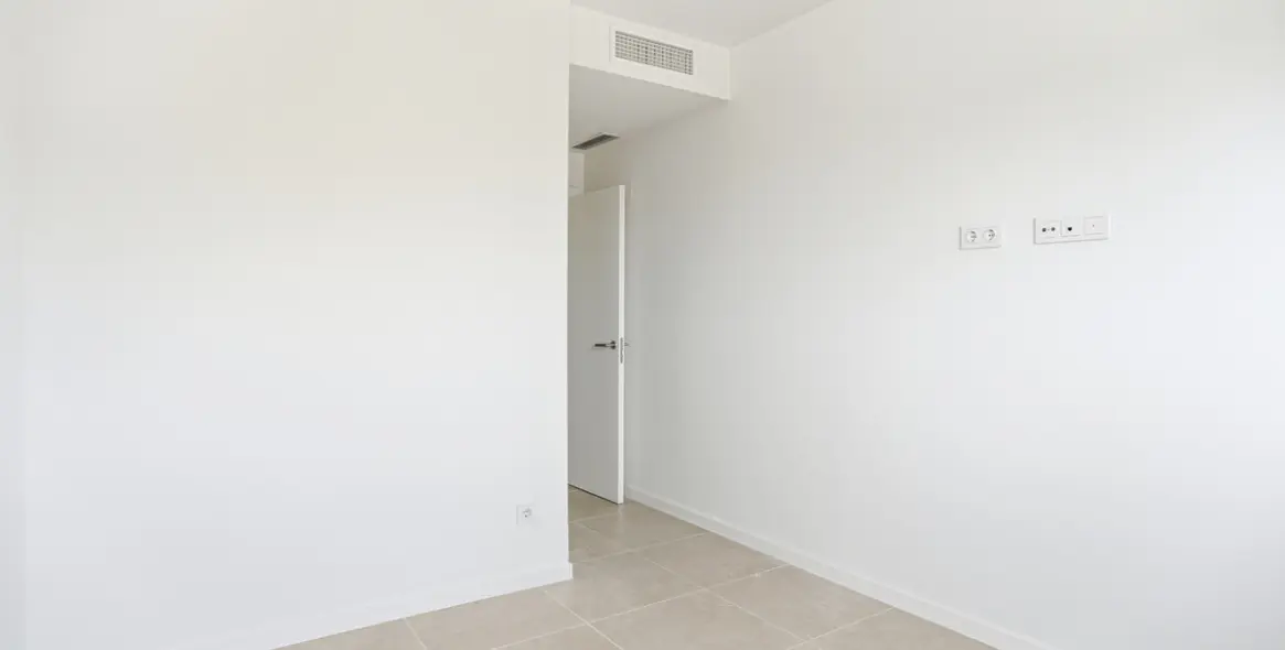 Продажа апартаментов на среднем этаже в Estepona 17