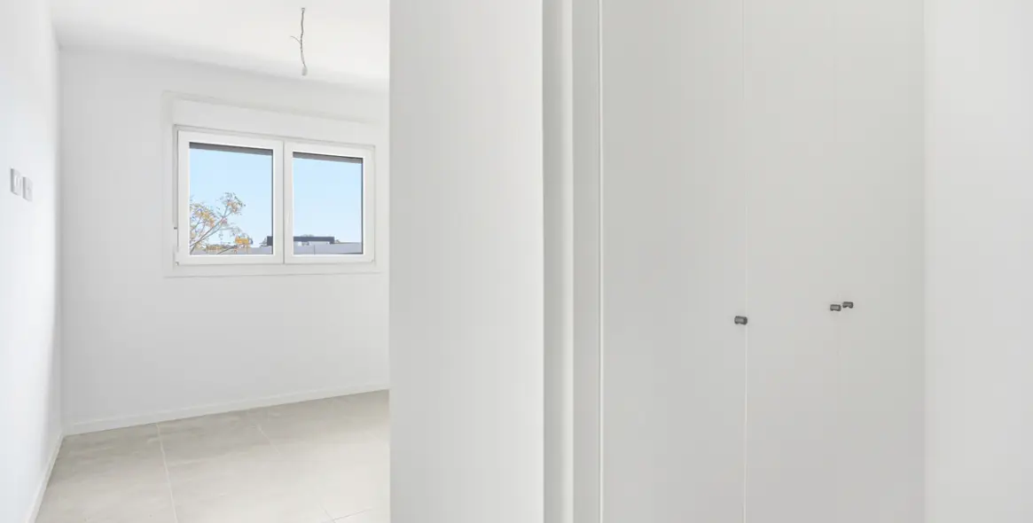 Sale of middle floor apartment in Estepona 22