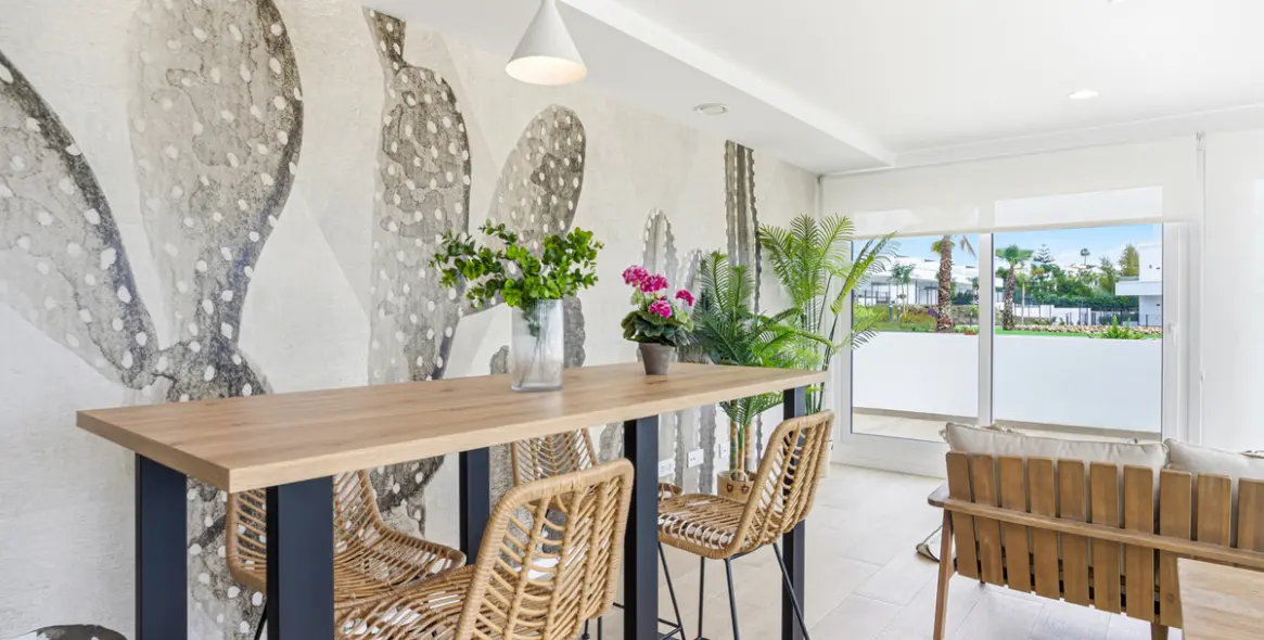 Sale of middle floor apartment in Estepona 28