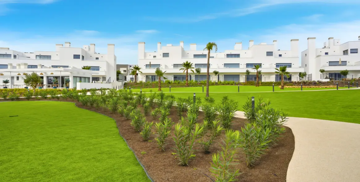 Sale of middle floor apartment in Estepona 31