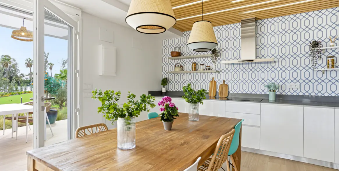 Sale of middle floor apartment in Estepona 34