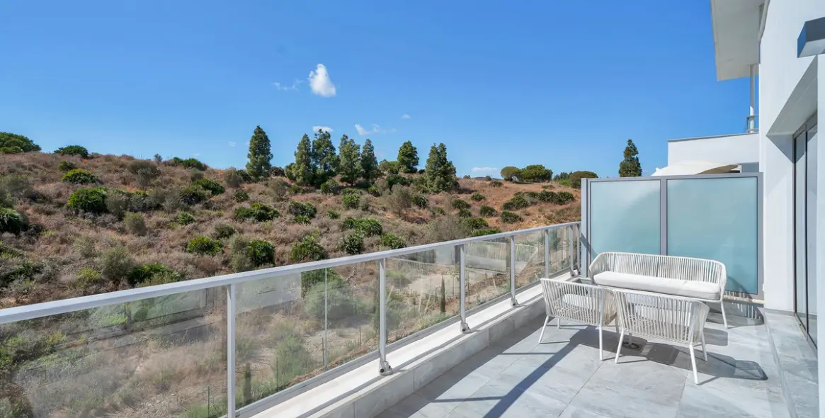 Продажа апартаментов на среднем этаже в El Chaparral 4