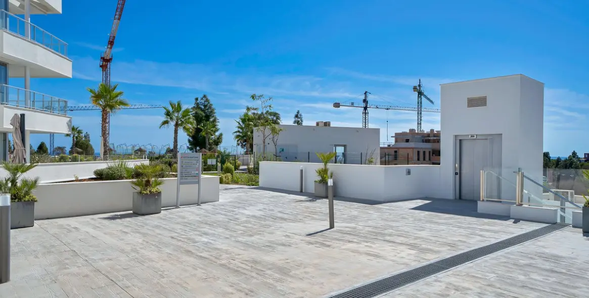 Sale of middle floor apartment in Mijas Costa 27