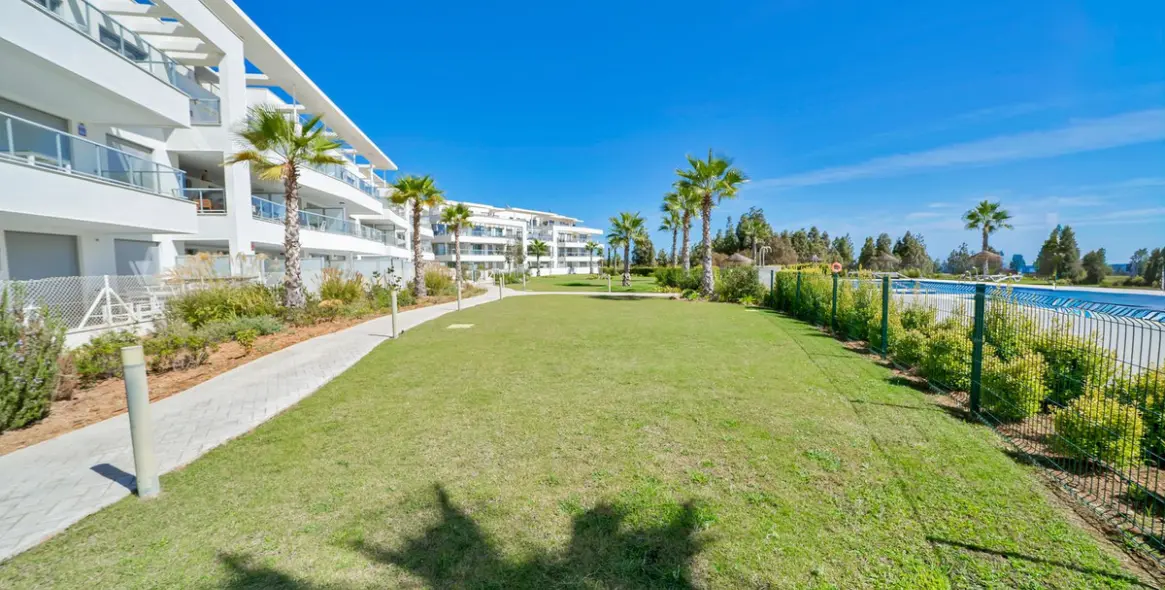 Sale of middle floor apartment in Mijas Costa 28