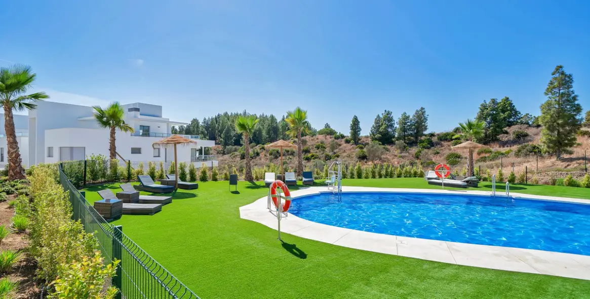 Sale of middle floor apartment in Mijas Costa 34