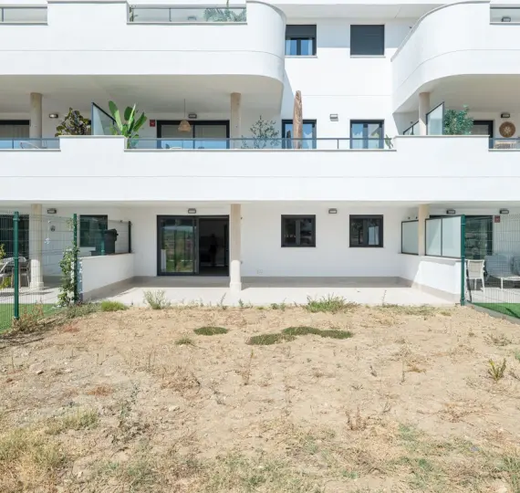 Апартаменты на первом этаже R5191921