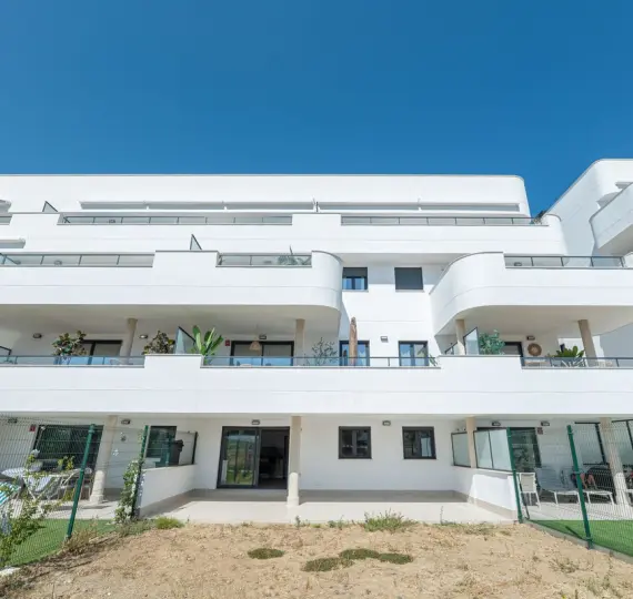 Апартаменты на первом этаже R5191921