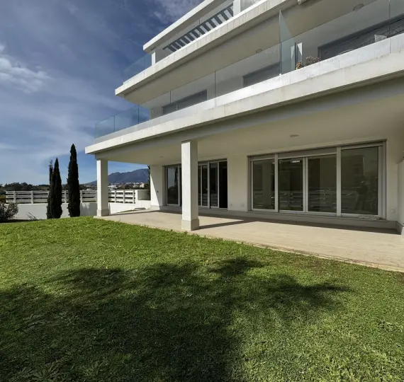 Sale of ground floor apartment in Cancelada