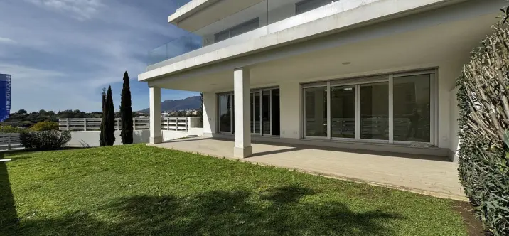 Sale of ground floor apartment in Cancelada 0