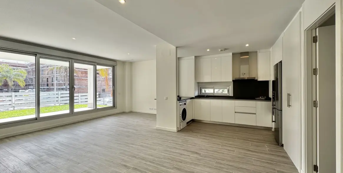 Sale of ground floor apartment in Cancelada 2