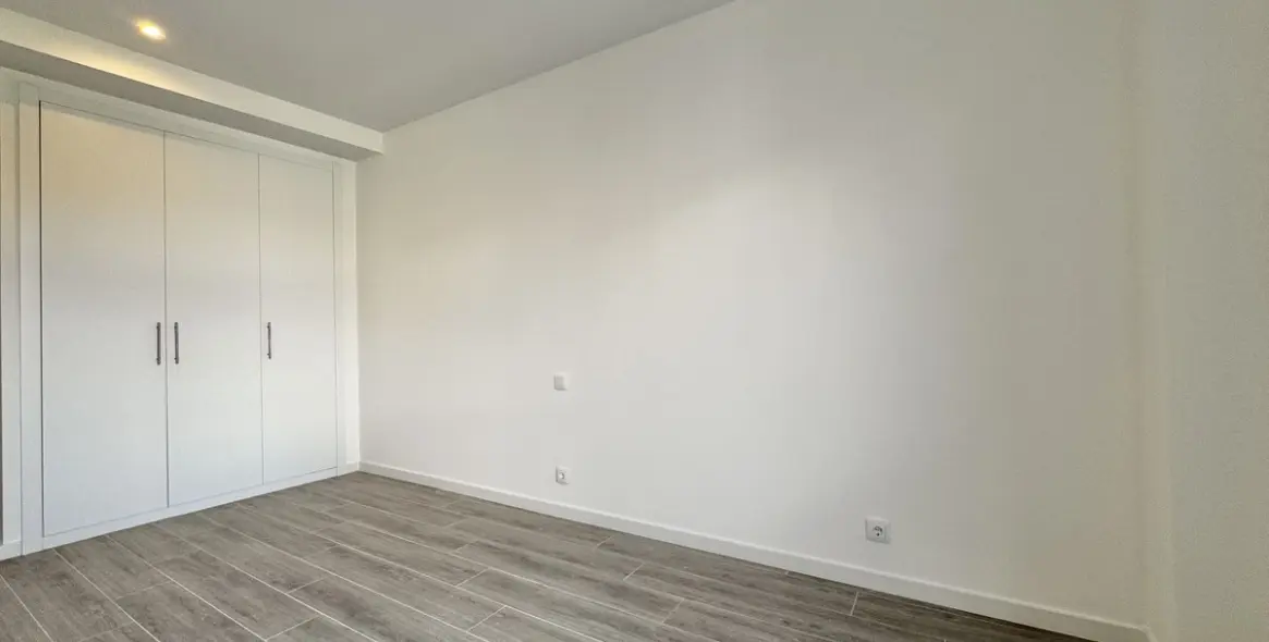 Sale of ground floor apartment in Cancelada 18