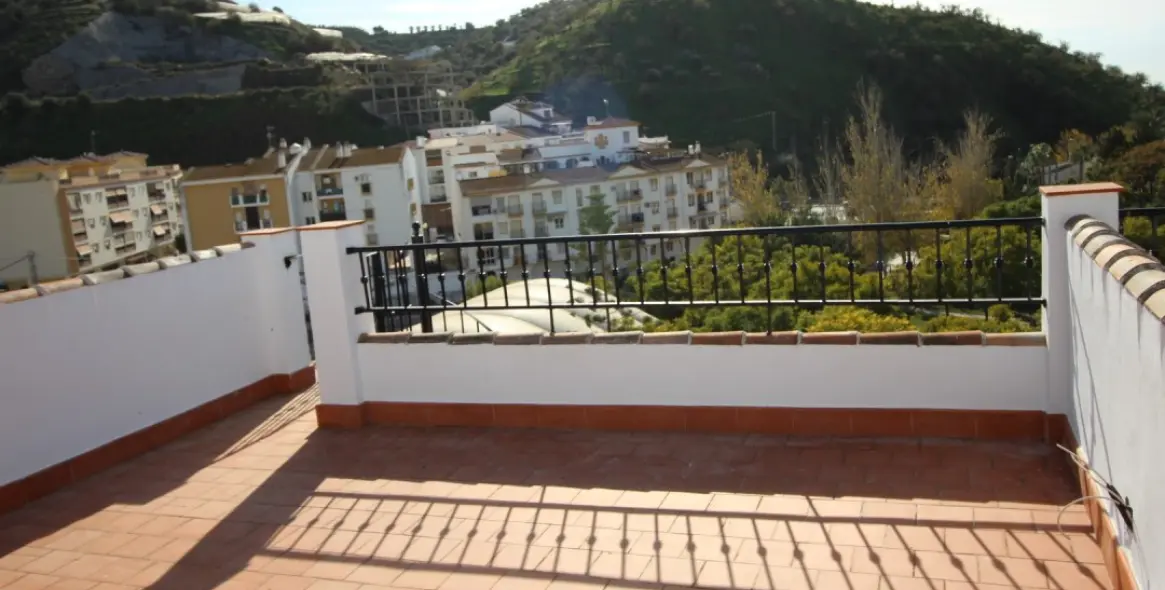 Sale of semi-detached house in Algarrobo 5