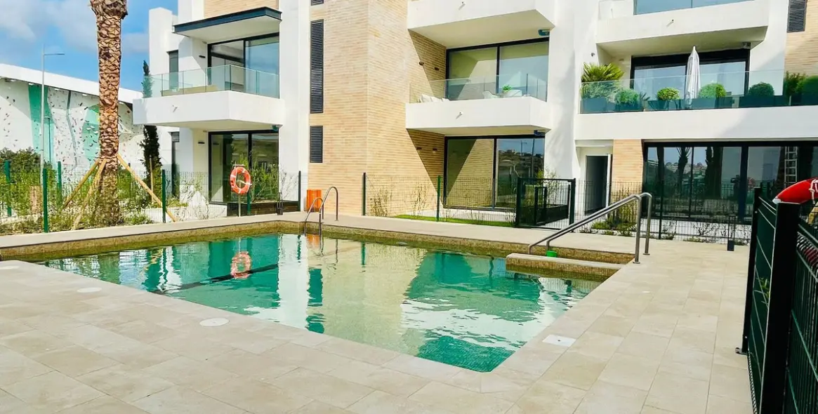 Sale of penthouse in Estepona 1