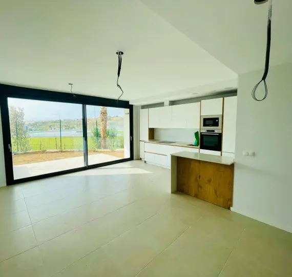 Sale of penthouse in Estepona