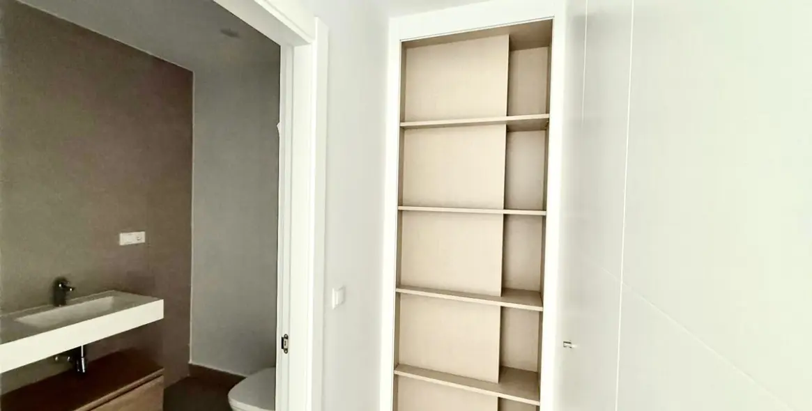 Sale of penthouse in Estepona 12