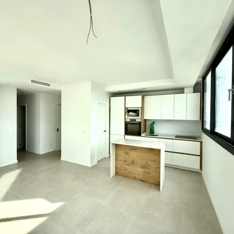 Sale of penthouse in Estepona