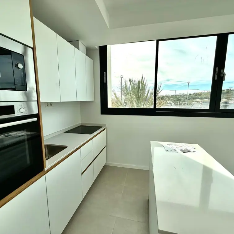 Sale of penthouse in Estepona