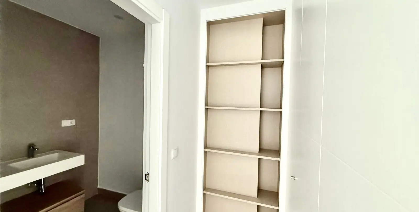 Sale of penthouse in Estepona 12