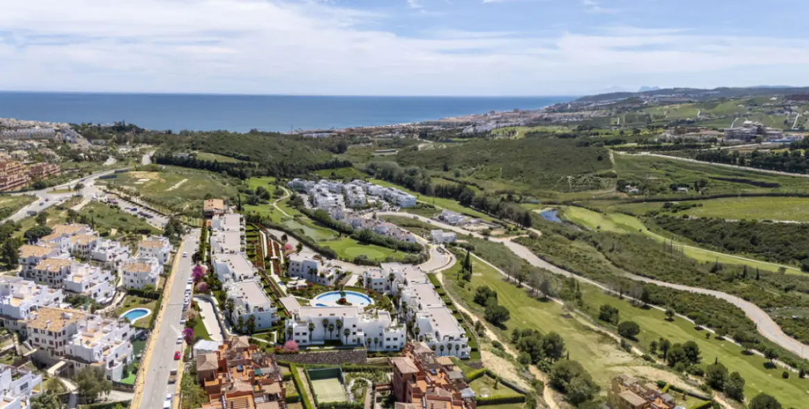 Sale of ground floor apartment in Casares 12