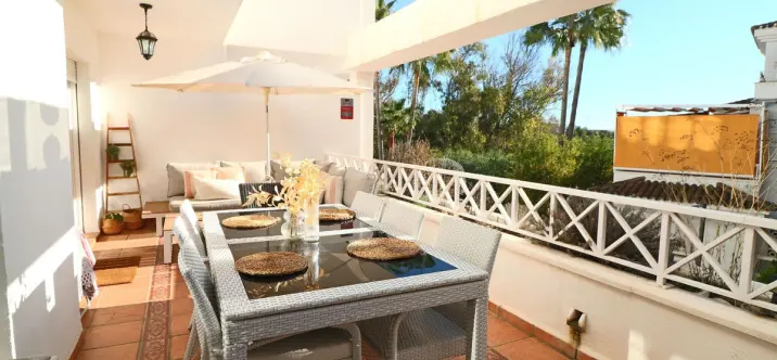 Sale of middle floor apartment in Río Real 4