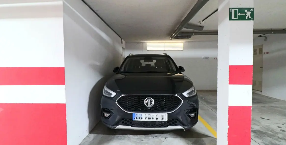 Sale of middle floor apartment in Río Real 20