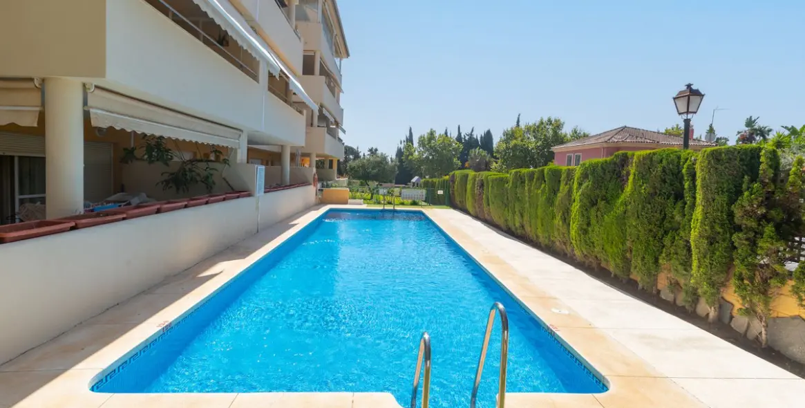 Продажа апартаментов на среднем этаже в Elviria 1