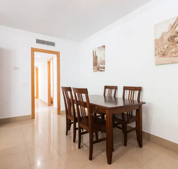 Продажа апартаментов на среднем этаже в Elviria