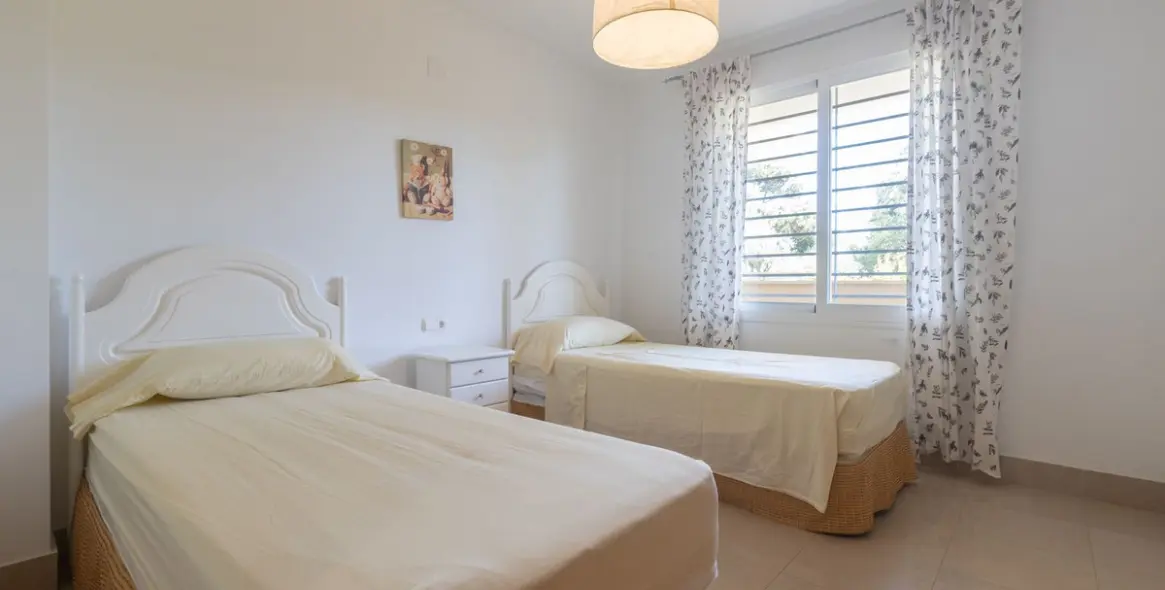 Продажа апартаментов на среднем этаже в Elviria 10