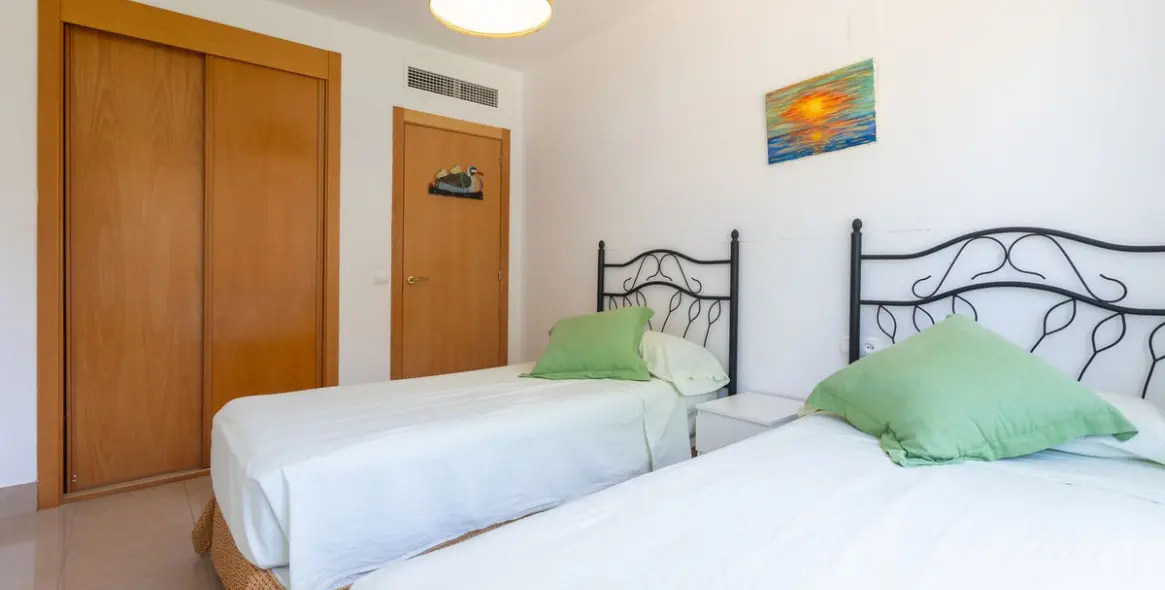 Продажа апартаментов на среднем этаже в Elviria 12