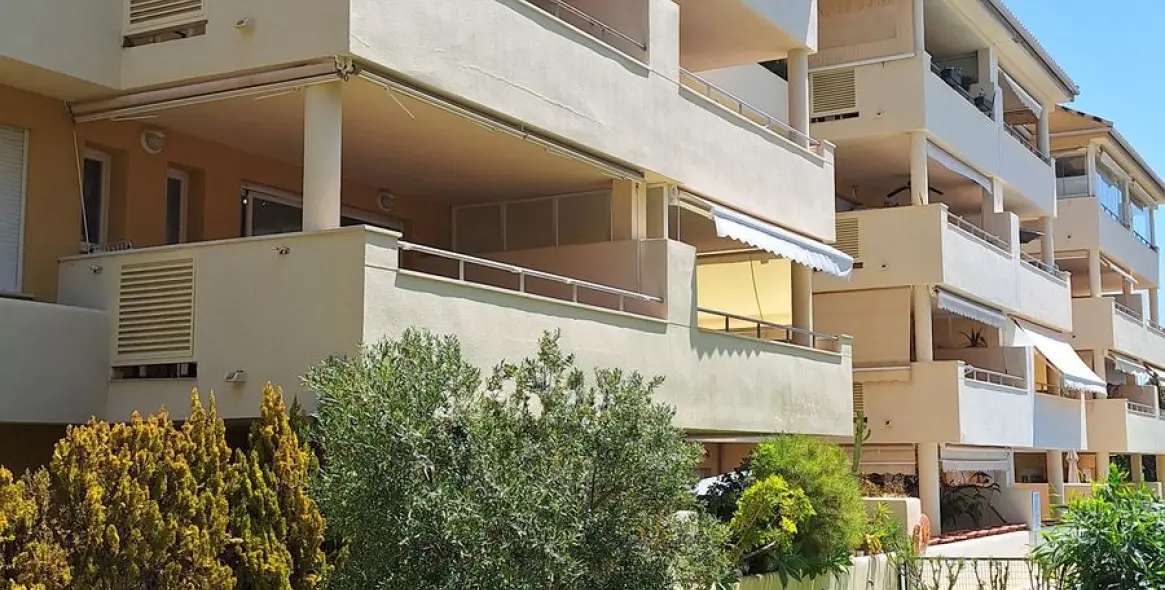 Продажа апартаментов на среднем этаже в Elviria 18