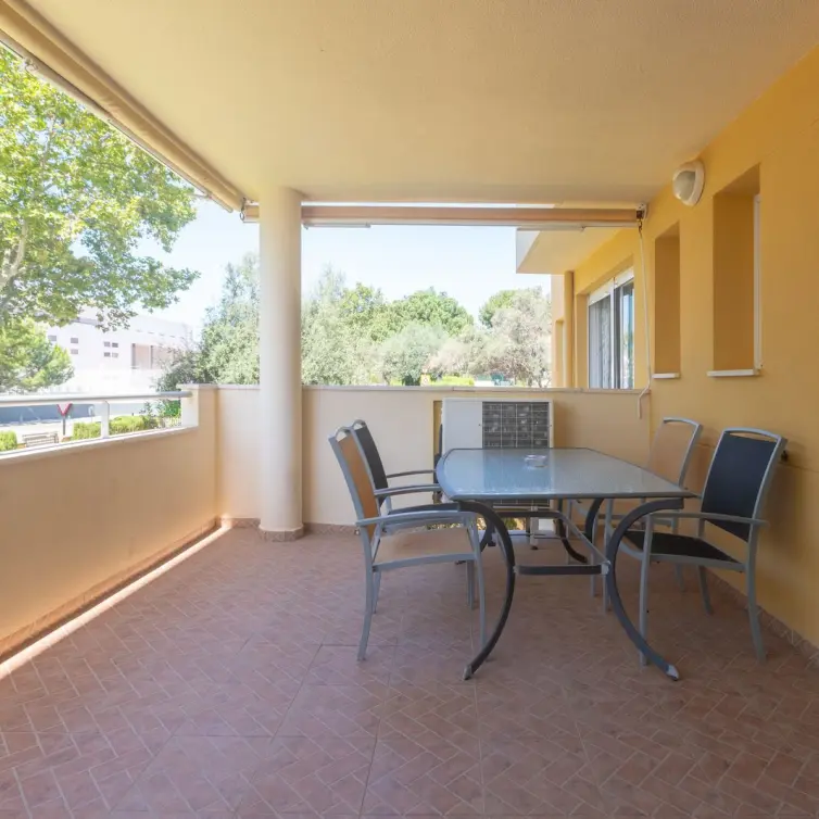 Venta de apartamento en planta media en Elviria