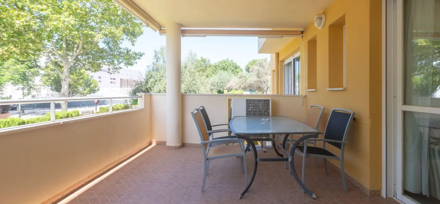 Venta de apartamento en planta media en Elviria 2